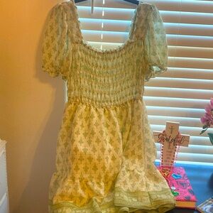 Size large, light green dress, flowy